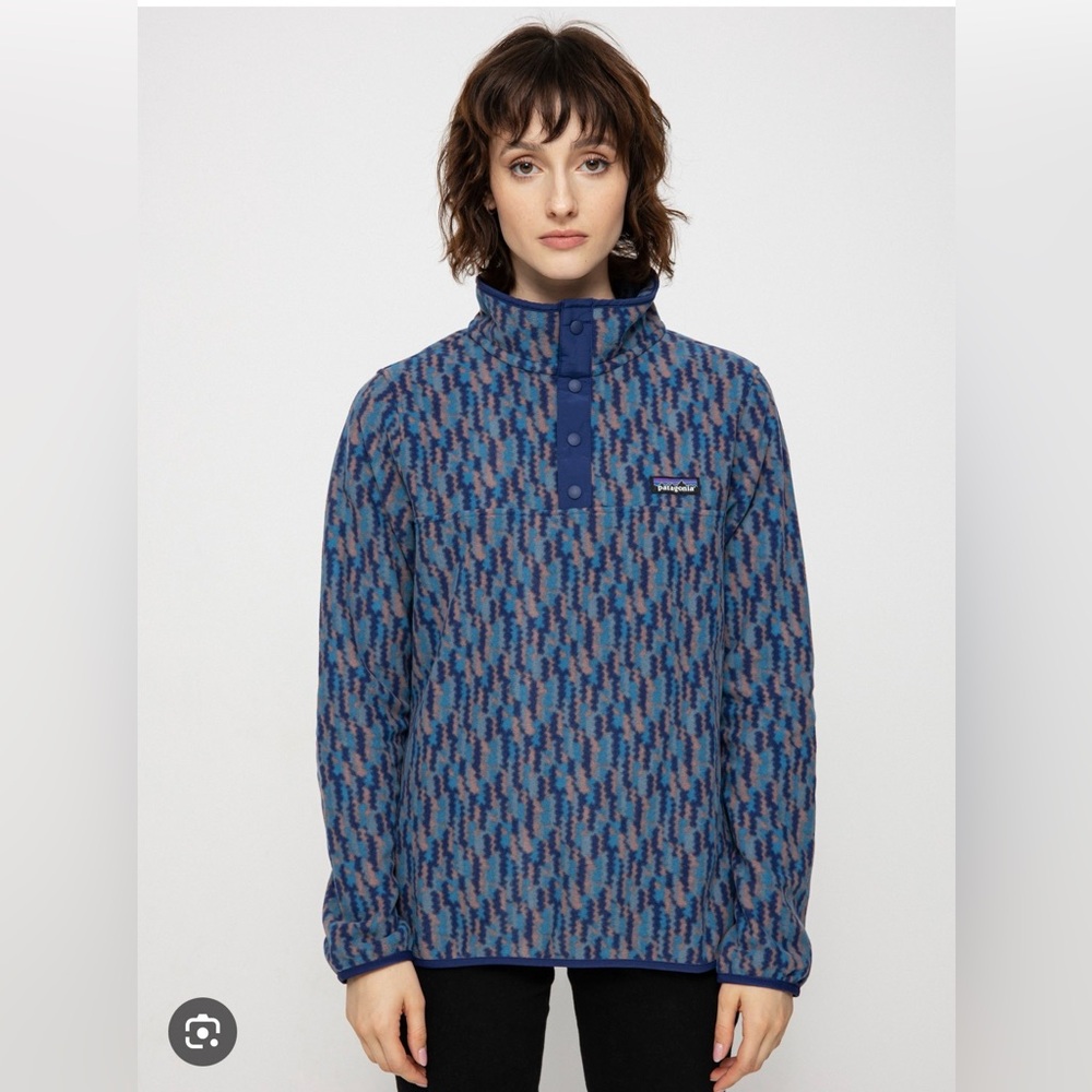 Patagonia Blue and Tan Fleece Pullover